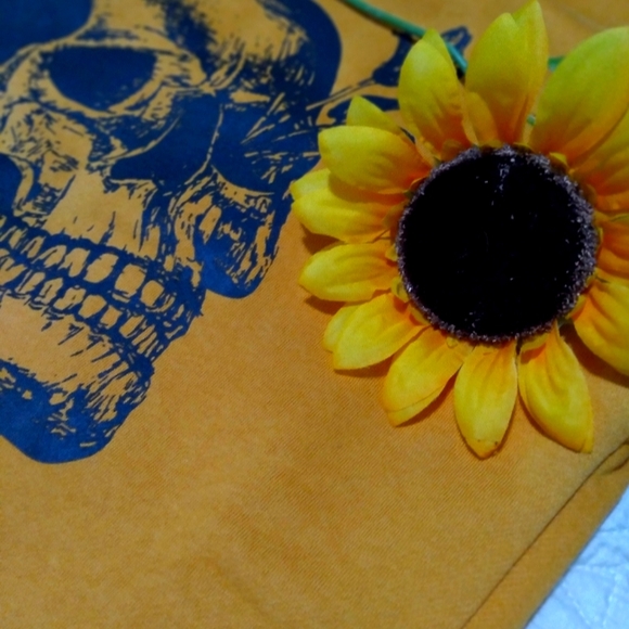 Buffbunny Bloom Sweater size XXS - Picture 2 of 2